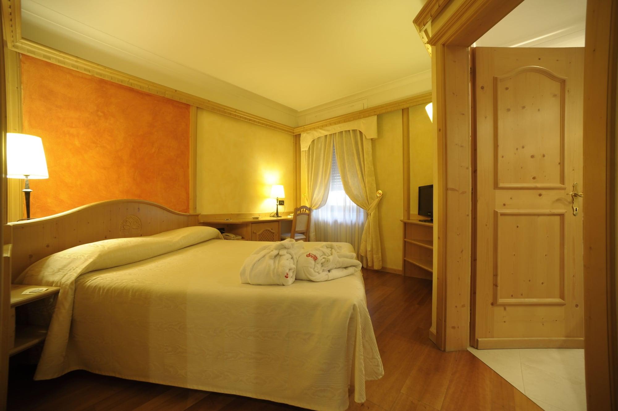Active Hotel Ancora Predazzo Esterno foto